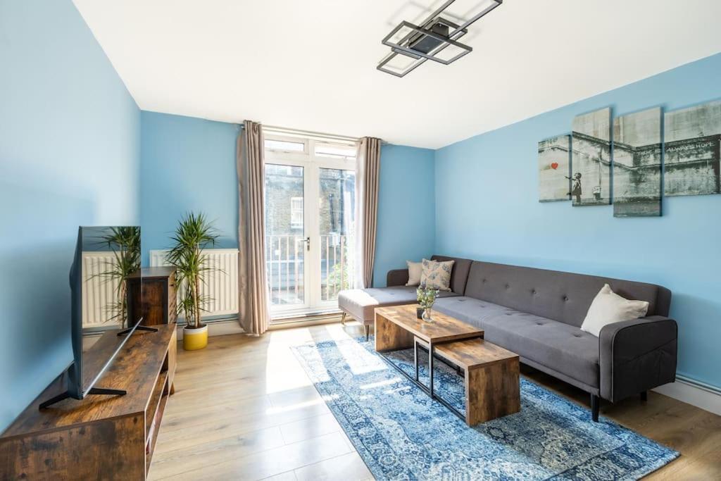 Magnificent 3Br Apt With Balcony Лондон Екстер'єр фото