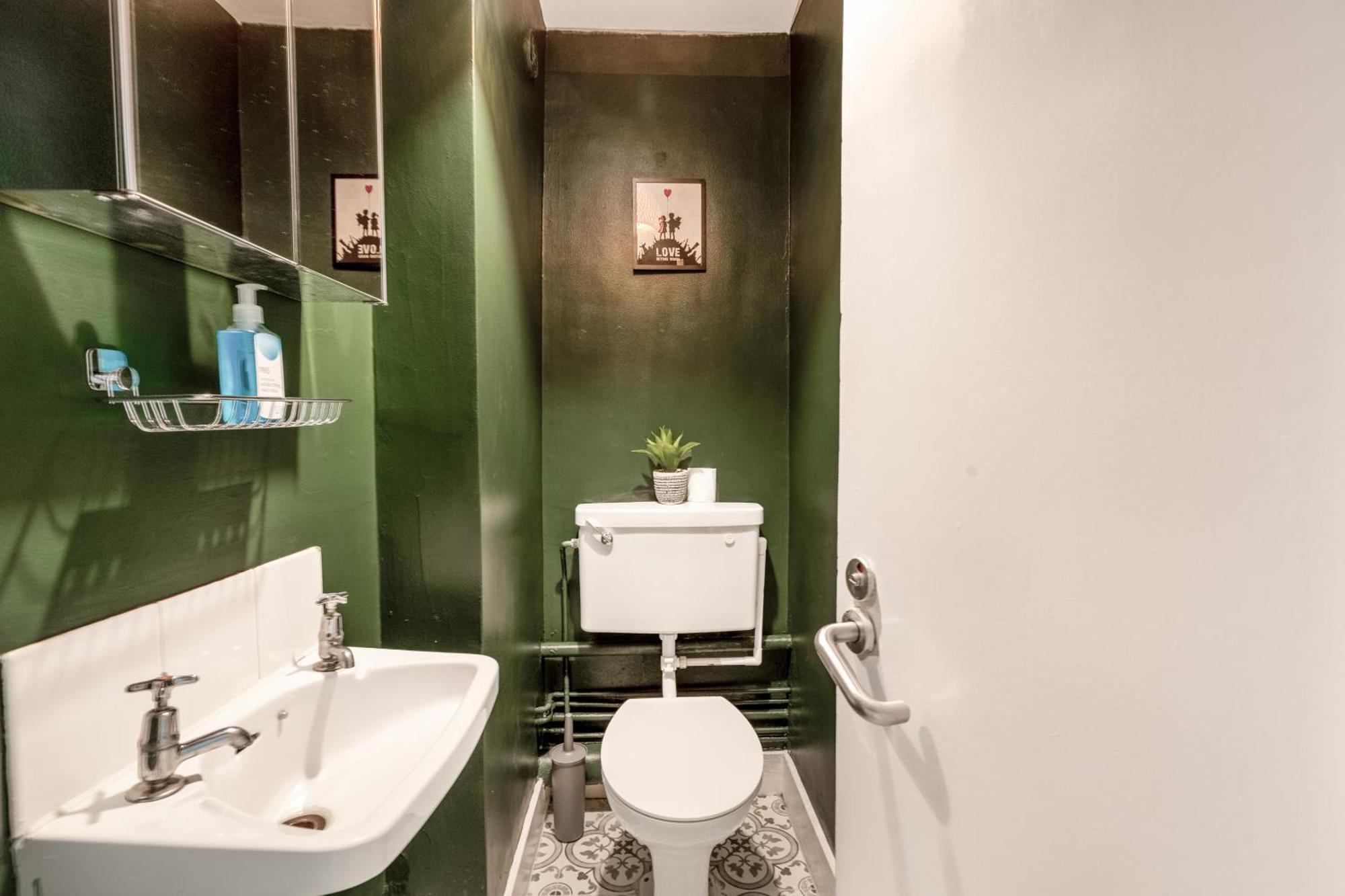 Magnificent 3Br Apt With Balcony Лондон Екстер'єр фото
