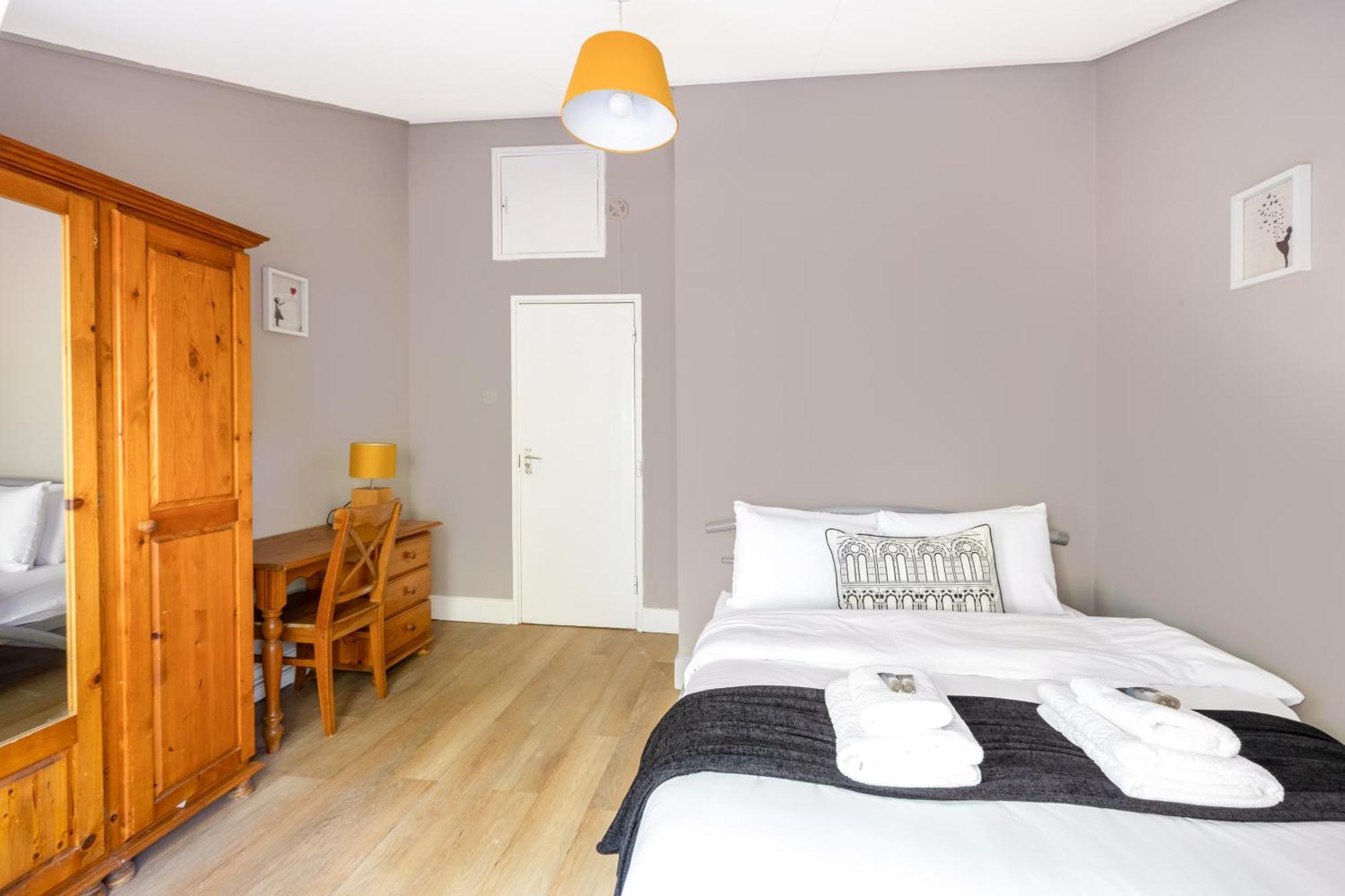 Magnificent 3Br Apt With Balcony Лондон Екстер'єр фото